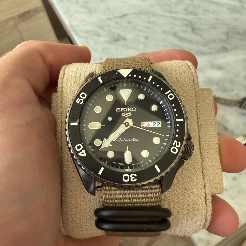 Seiko 5 Automatic ( Japanese movement)